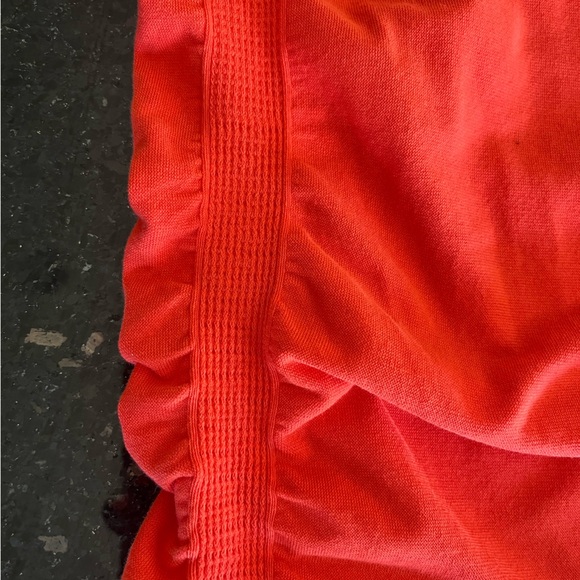 Athleta Ruched Sides Top - Picture 5 of 8